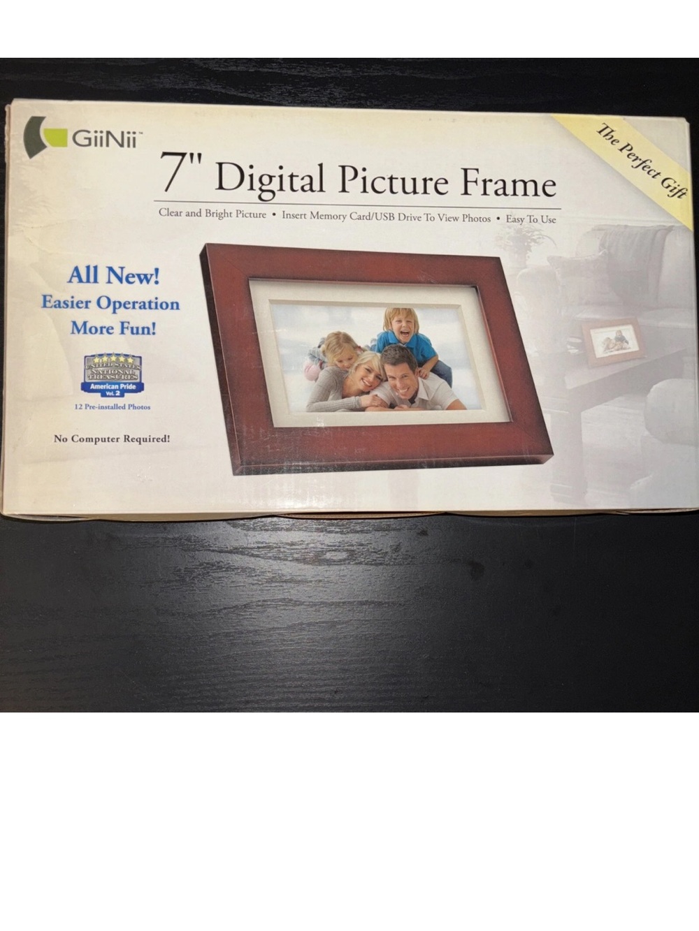 7 Inch Digital Photo Frame by GiiNii Wood Frame GP-7AWP-1